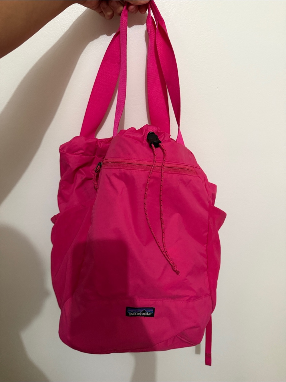Patagonia terravia Women's Bright Pink Drawstring Tote Backpack 24l